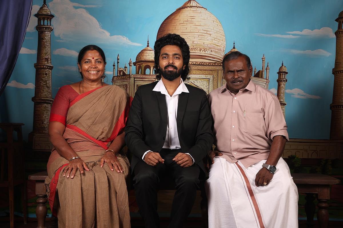 Happy Raj Review: கலகல காதலோடு ஒரு சோசியல் மெசேஜ்;  ஆனாலும் 'ஹேப்பி ராஜ்' சறுக்கியது எப்படி?