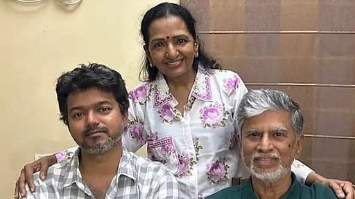 Vijay: `ஆனந்துக்கு ரூ.3 கோடி கடன்; தாய், தந்தைக்கு.!' - வேட்புமனுவில் விஜய் கொடுத்த கடன் விவரங்கள்