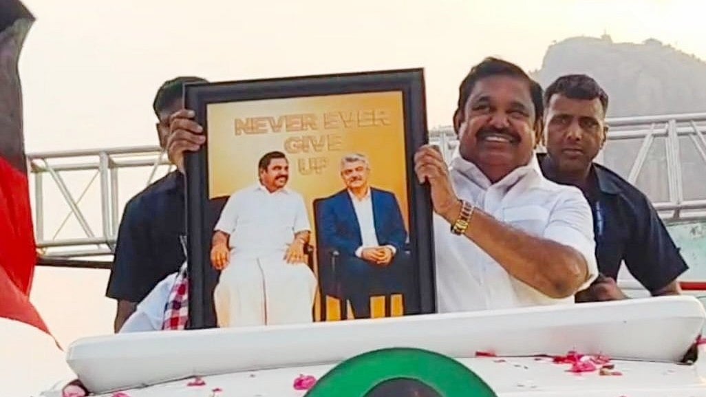 `அஜித் - எடப்பாடி' பறக்கும்படை சோதனை - எடப்பாடியின் நெல்லை, குமரி சுற்றுபயணம் புகைப்படத் தொகுப்பு