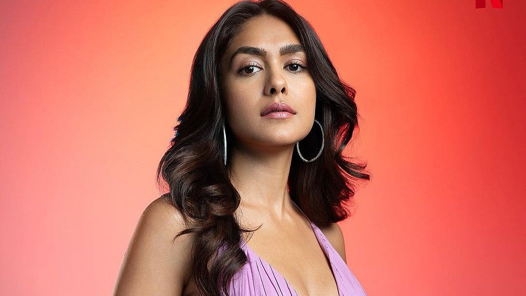 Mrunal Thakur: 