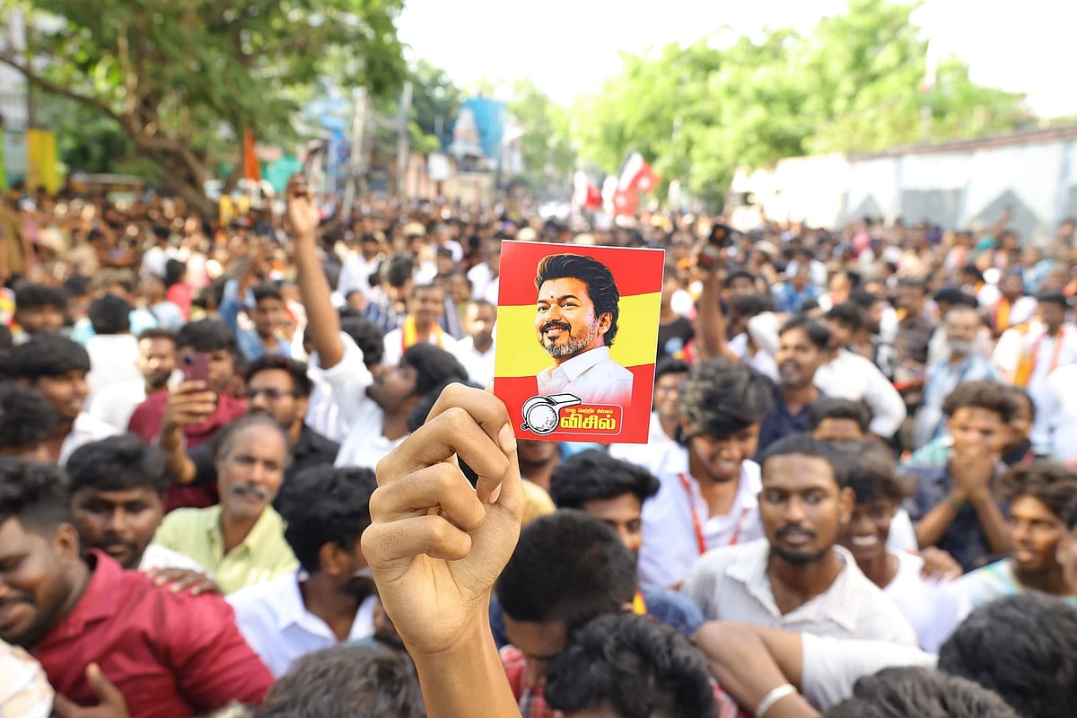 'நெருக்கும் காவல்துறை? கடைசி நிமிடத்தில் கிடைத்த மெசேஜ்!'- விஜய்யின் சென்னை பிரசாரம் ரத்தான பின்னணி!