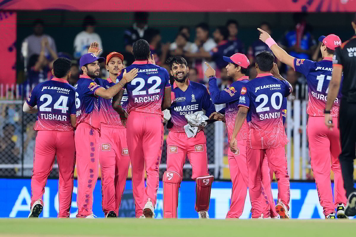 'பங்காளியும் அடி வாங்குறான் மாப்ள...' -  குஷியில் CSK ரசிகர்கள் - மும்பை சரிந்தது எப்படி?