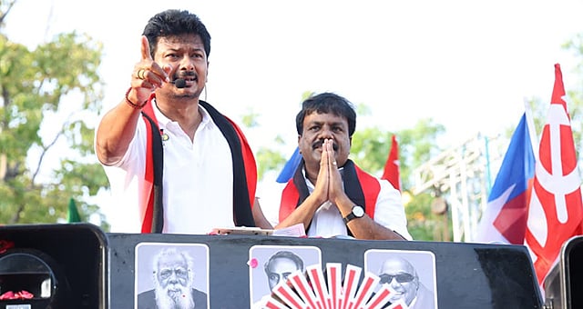 அண்ணா நகர் களத்தில் சிற்றரசை முன்னிறுத்திய உதயநிதி! 
- உச்சகட்ட பரபரப்பில் தேர்தல் பிரசாரம்