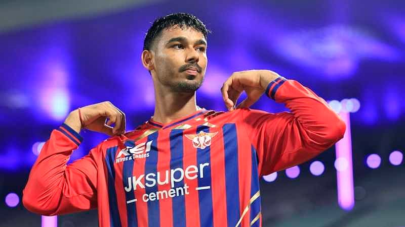 Mukul Choudhary: 'கடன், ஏழ்மை, தந்தையின் சிறைவாசம்'- வலிகளைக் கடந்து வென்ற IPL நாயகன் முகுல் சௌத்ரி!