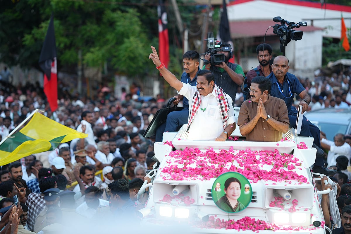 ”ஐந்து தொகுதிகள் இலக்கு” - தஞ்சாவூரில் எடப்பாடி பழனிசாமி, தினகரன் இணைந்து செய்த பிரசாரம் எடுபடுமா?!