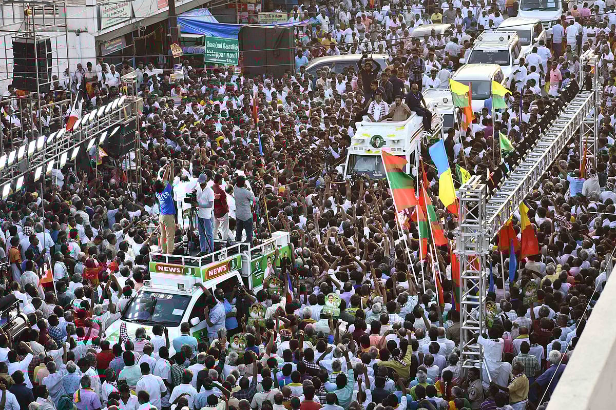 '2 நாள் 21 தொகுதிகள்' - சூறாவளி பிரசாரத்தில் எடப்பாடி பழனிசாமி | Photo Album