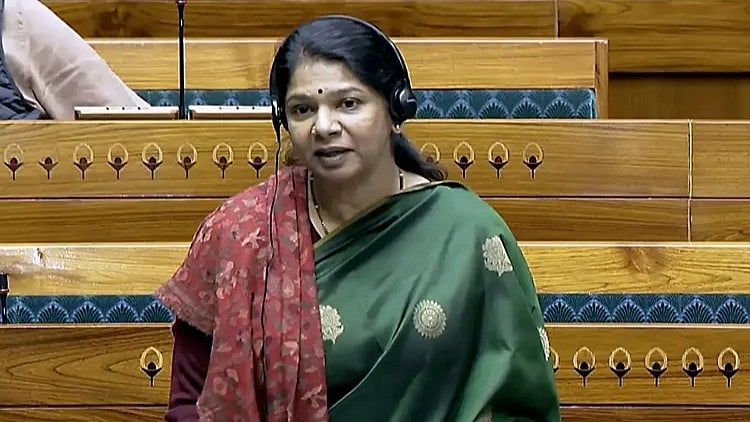 மக்கள் தொகையைக் கட்டுப்படுத்திய தென் மாநிலங்களுக்கு தண்டனையா? - நாடாளுமன்றத்தில் கனிமொழி பேச்சு