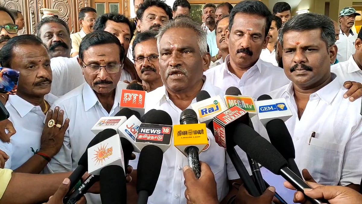 `கரூர் ரௌடி கும்பல் துணையுடன் திமுக பணப்பட்டுவாடா’ – கோவை தெற்கு அதிமுக வேட்பாளர் பரபரப்பு புகார்!