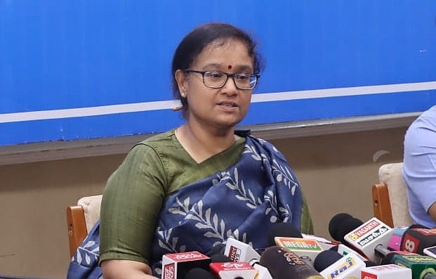 தமிழகத்தில் பறக்கும் படை வேட்டையில் சிக்கியது இத்தனை கோடிகளா? - அர்ச்சனா பட்நாயக் வெளியிட்ட தகவல்  