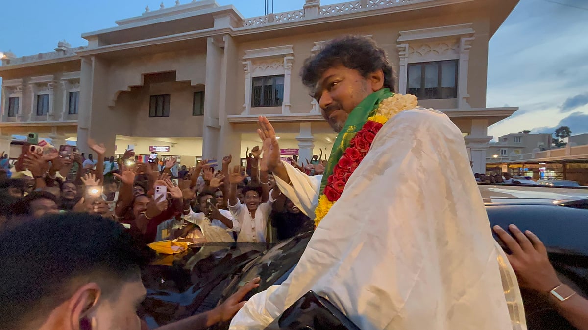 திருச்செந்தூரில் `சத்ரு சம்ஹார பூஜை' செய்த விஜய் - வெற்றிக் கணக்கு பலிக்குமா? 