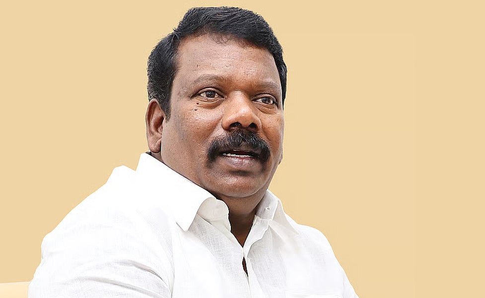 `ஆட்சிக்கு வழிதேடும் நேரத்தில்.!' - மாநில தலைமையை மாற்றும் முடிவில் டெல்லி; ரேஸில் குதித்த கதர்கள்
