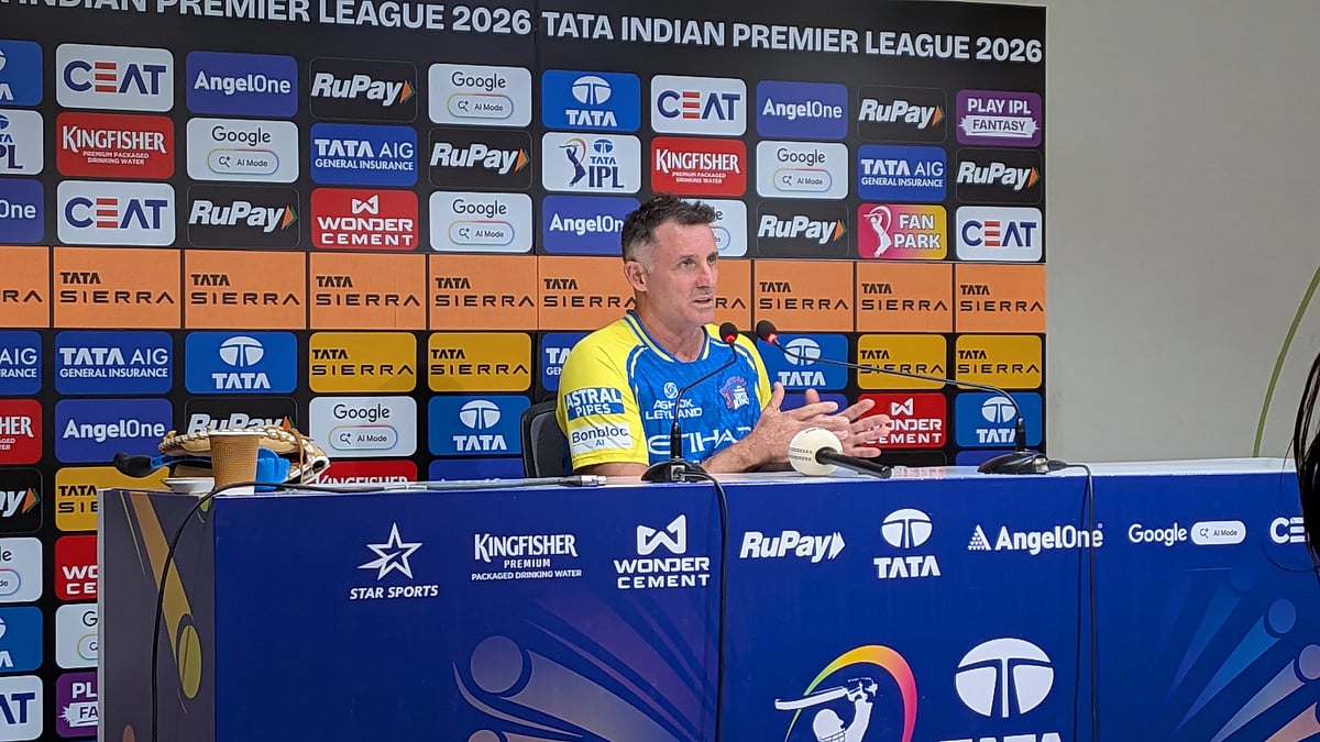 CSK : தோனிக்கு என்னதான் பிரச்னை? அவர் ஏன் மைதானத்துக்கு வருவதில்லை? - தெளிவாக விளக்கும் மைக் ஹஸ்ஸி!