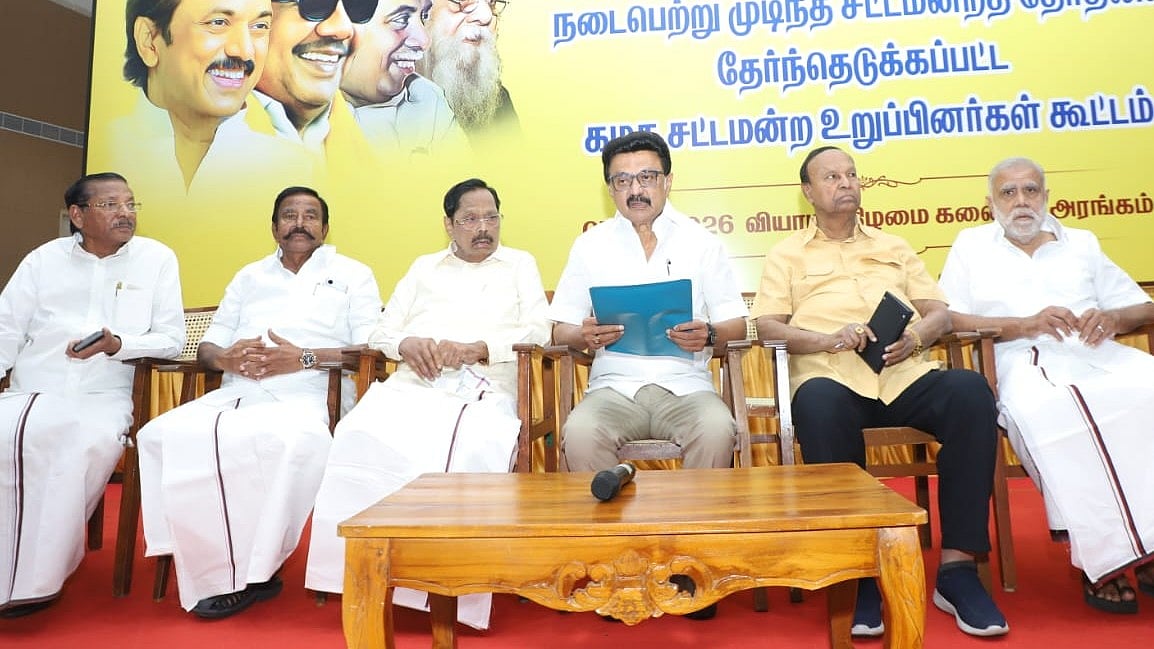 `மதவாத சக்திகளுக்கு இடமளிக்கக் கூடாது; நிலையான ஆட்சி என்பதே...' - திமுக எம்.எல்.ஏ-க்கள் தீர்மானம்!