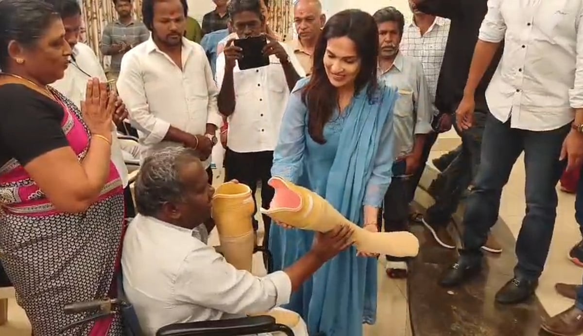 TVK: "விஜய்க்கு இன்னும் நிறைய சவால்கள் வரப்போகின்றன" - செளந்தர்யா ரஜினிகாந்த்