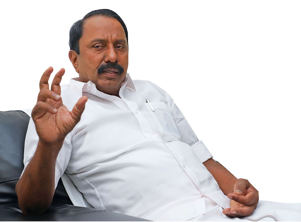 ’நிதித்துறை அமைச்சர் பொறுப்பு மாற்றப்பட்டது ஏன்?’ – செங்கோட்டையன் விளக்கம் 