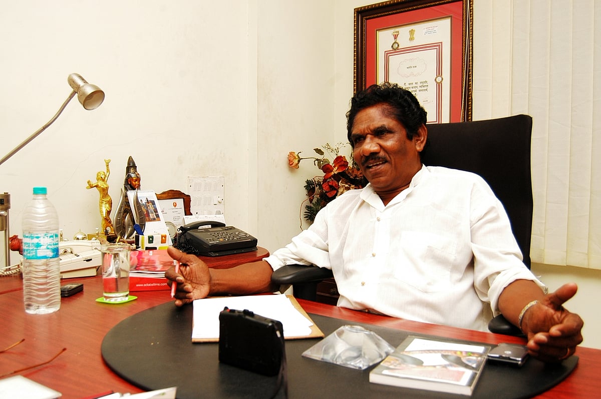 `இன்றுவரை அதுதான் டாப் மார்க்' 16 வயதினிலே டு கடல் பூக்கள்! - பாரதிராஜாவும் விகடனின் மதிப்பெண்களும்!