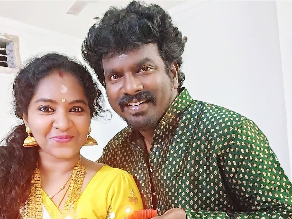 `பத்துக்கு பத்து வீட்ல மொத்த குடும்பமும் வசிச்ச‌தை நினைச்சா..' - புதுமனை புகுந்த‌ பழைய ஜோக் தங்கதுரை
