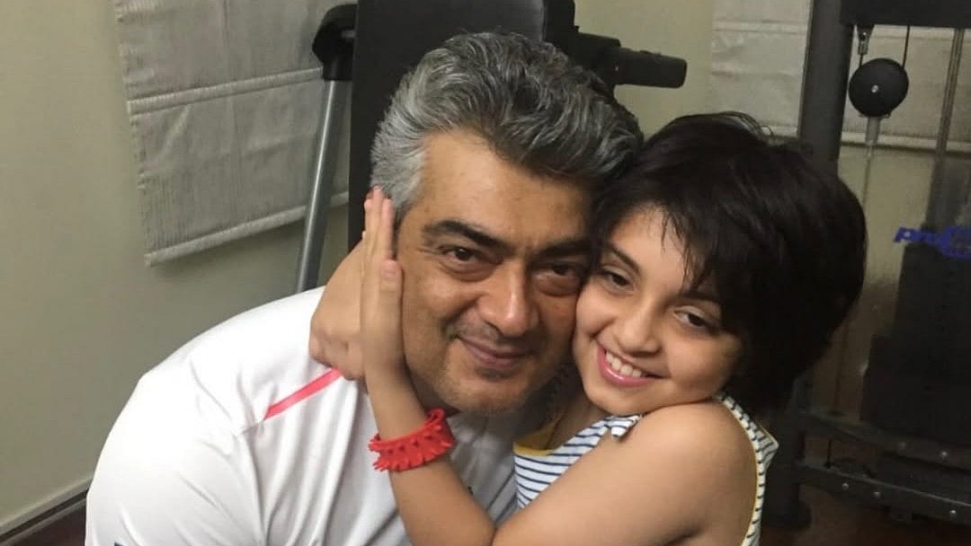 Ajithkumar: 'உனக்கென்ன வேணும் சொல்லு'; குழந்தைகளுடன் நடிகர் அஜித் | Photo Album