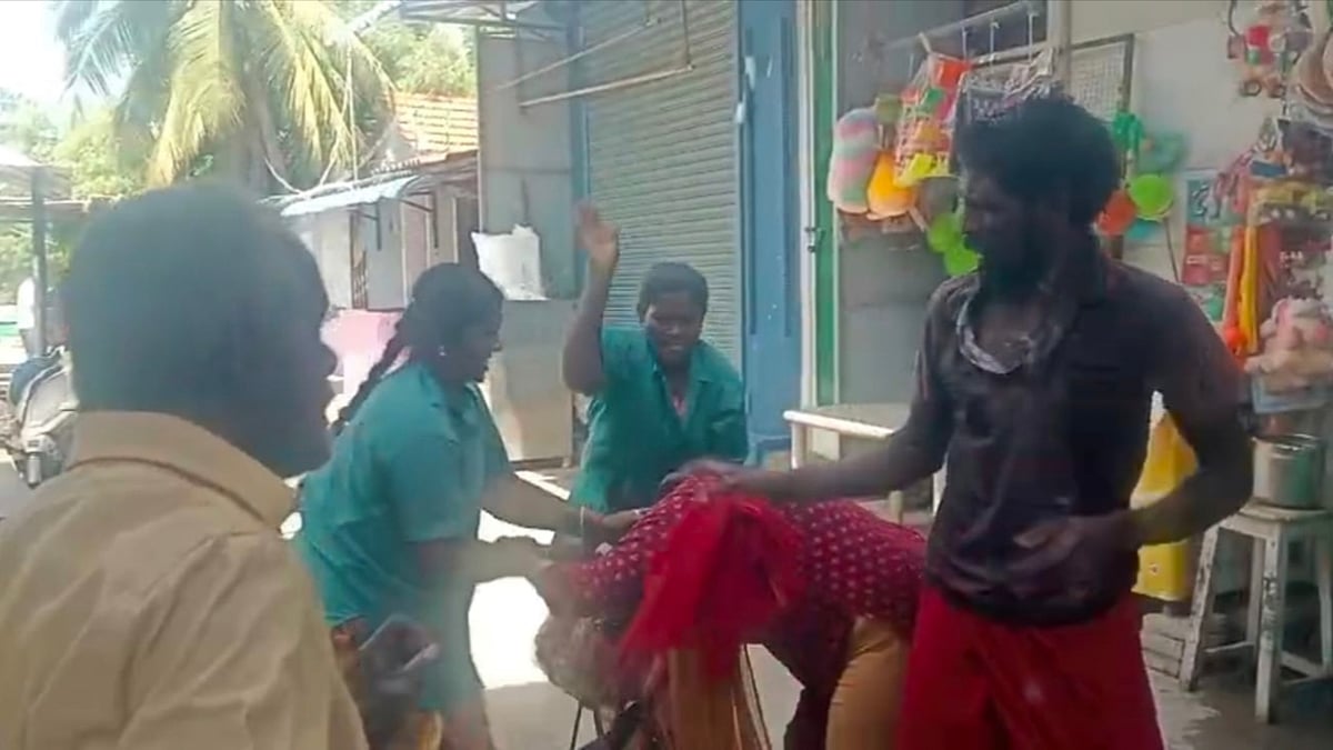 குலசேகரன்பட்டினம்: தம்பதியினர் மீது கோயில் பணியாளர்கள் தாக்குதல்; பரவும் வீடியோ... நடந்தது என்ன? 