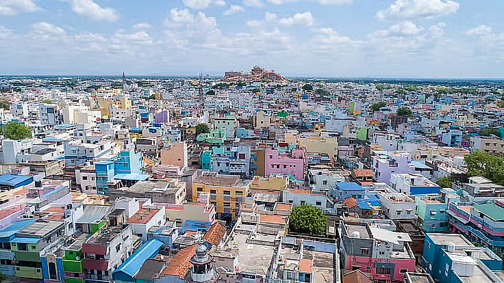 திருச்சி: திருமணம் மீறிய உறவில் கணவர்; தட்டிக் கேட்ட மனைவியை நிர்வாணமாக்கி தாக்கிய கொடூரம்
