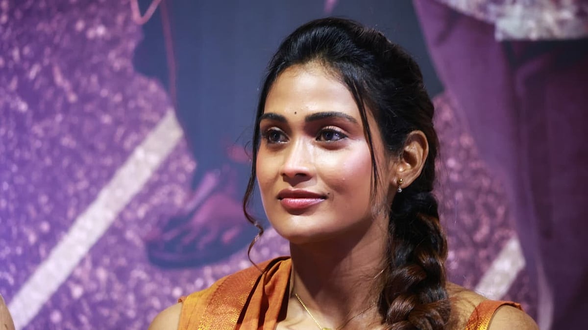 Lingam: 'வாட்சா வுடாத, எலெக்ட்ரானிக் கண்ணால.!' - நடிகை பூர்ணிமா ரவி ஸ்டில்ஸ்| Photo Album