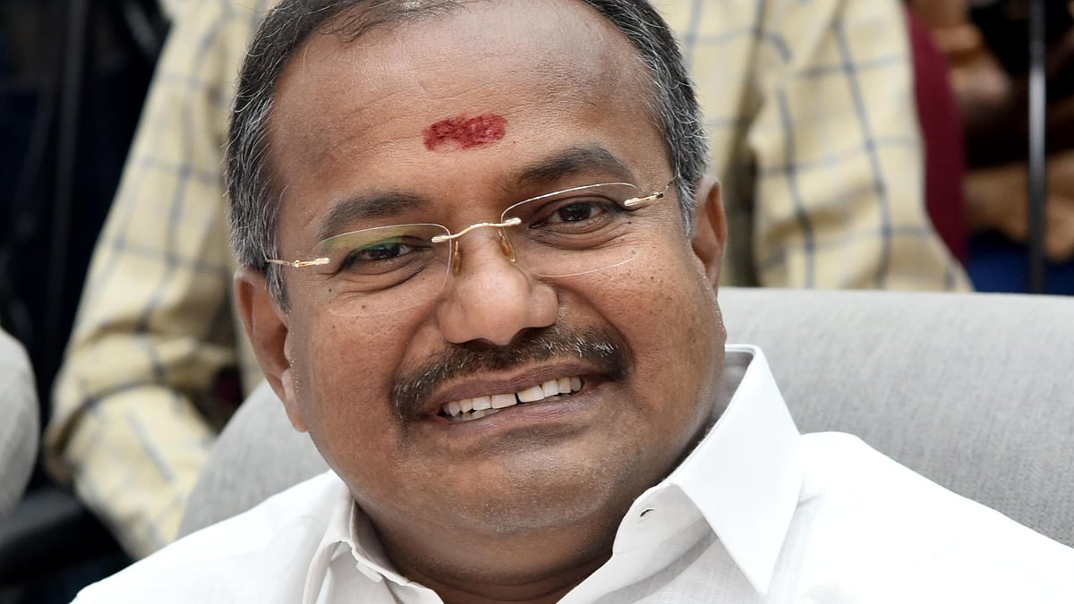 PMK: இணைந்த தந்தை - மகன் இதயங்கள்! - இக்கட்டில் சேலம் அருள் போன்ற 2-ம் கட்ட தலைவர்கள்?