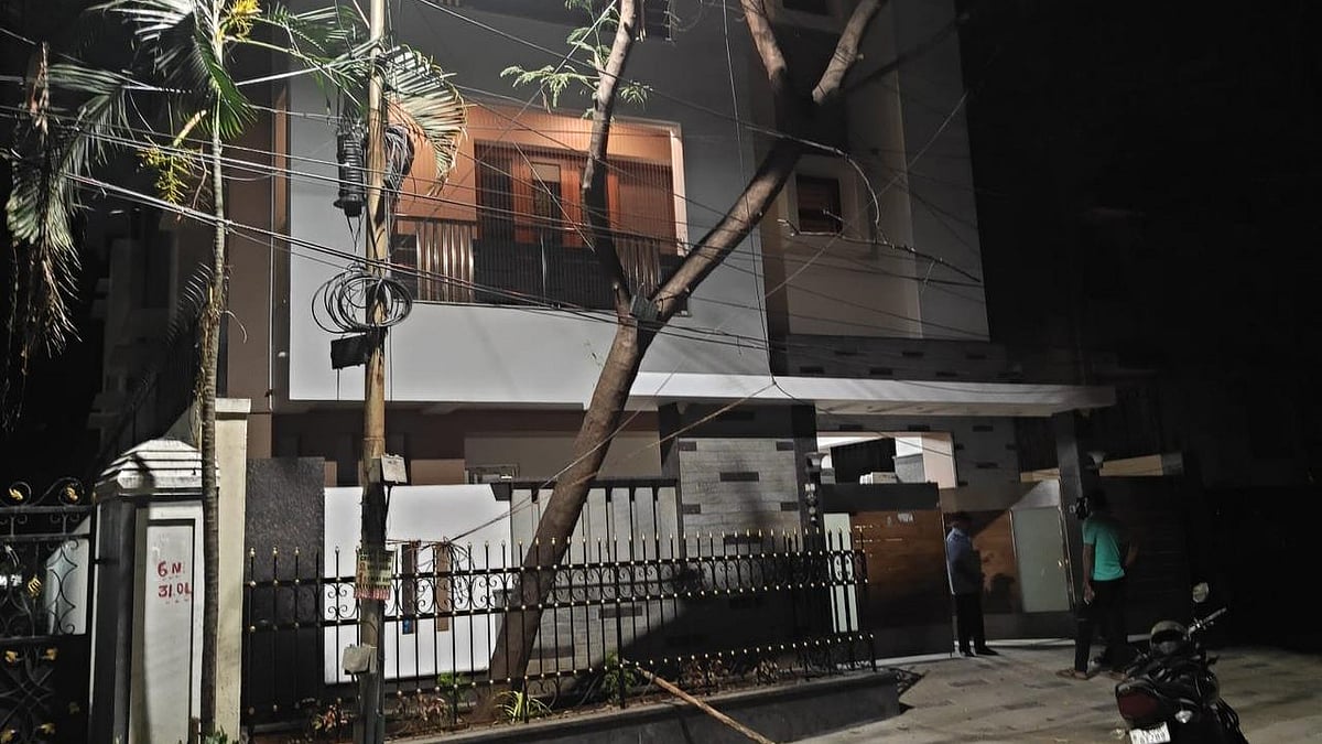 செவ்வந்தி இல்லம்: 15 ஆண்டுகளுக்குப் பிறகு அரசு பங்களாவை காலி செய்தார் எடப்பாடி பழனிசாமி!