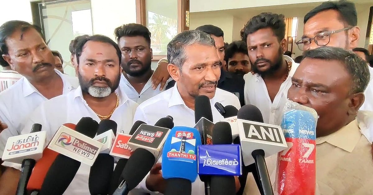 விசிக: 'எந்த அரசியலும் இல்லை'; அமைச்சரவை பெயர் மாற்றம் - ரவிக்குமார் எதிர்ப்புக்கு வன்னி அரசு பதில்!