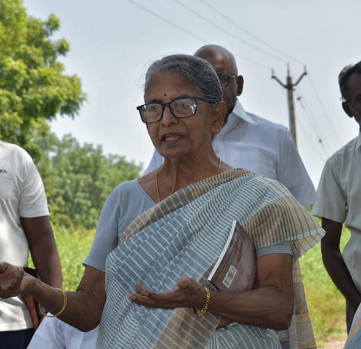 மகப்பேறு மருத்துவர் டு பவானி ஆற்றின் மீட்பர்! - 92 வயதில் காலமான சூழலியல் போராளியின் சாதனை பின்னணி!