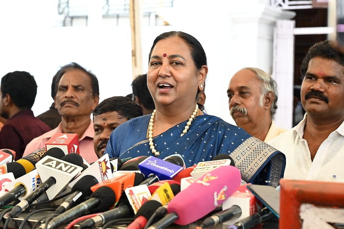 `தமிழ்நாட்டில் தகுதியான பலர் இருக்கையில்..!' - டெல்லி பிரதிநிதி நியமனம்; விளக்கம் கேட்கும் பிரேமலதா!