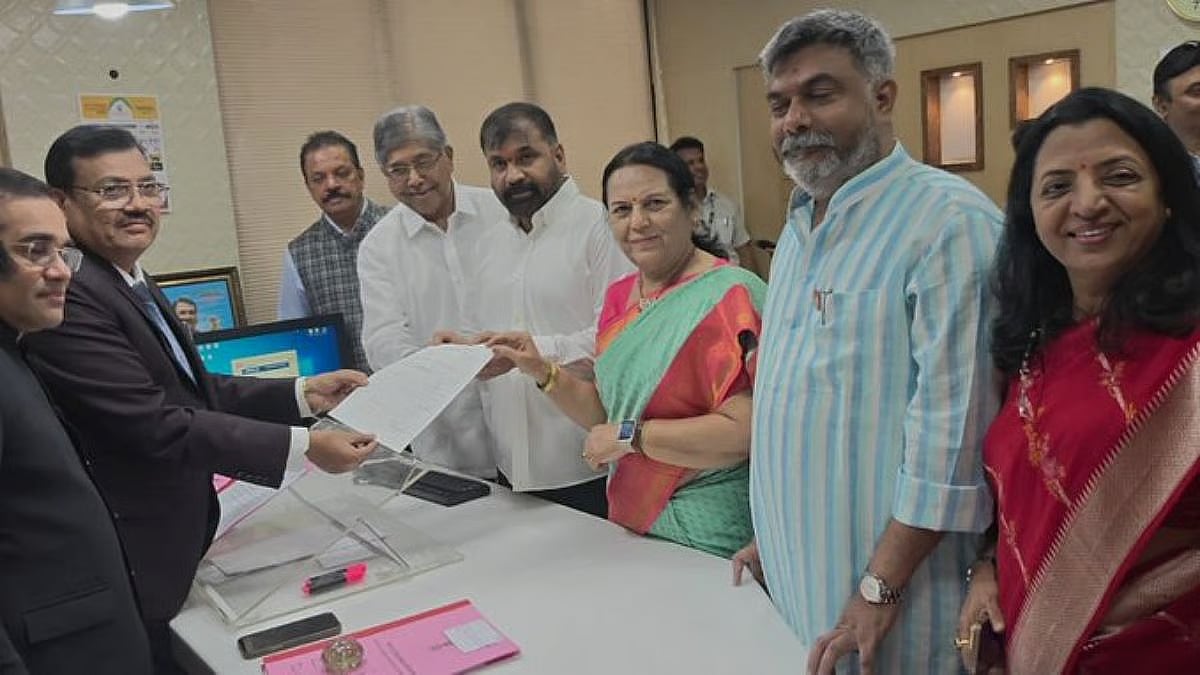 ஷிண்டே அணிக்குத் தாவிய சட்டமேலவை உறுப்பினர் சச்சின்; தொடர்ந்து உத்தவிடமிருந்து விலகும் விசுவாசிகள்!