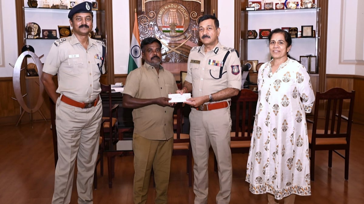 சென்னை: சிறுமி கடத்தலைத் தடுத்த ஆட்டோ ஓட்டுநர்; நேரில் அழைத்து பாராட்டிய DGP! 