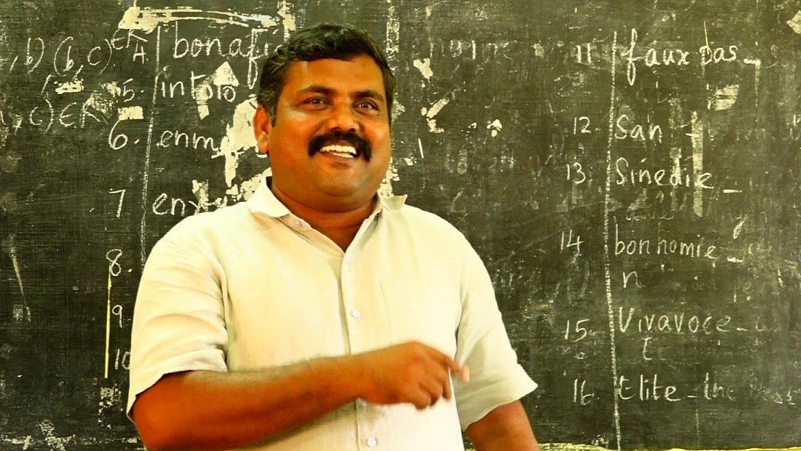 காளி வெங்கட்: 'திரும்ப ஸ்கூலுக்குள்ள போகும்போது வந்த பதற்றம் இருக்கே!' - கழுகுமலை ஸ்கூல் ரீயூனியன்
