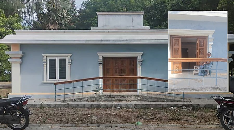 விகடன் செய்தி எதிரொலி: பயன்பாட்டுக்கு வந்த பூம்புகார் கடற்கரை கழிவறை!