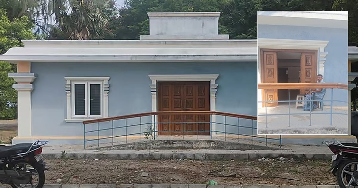 விகடன் செய்தி எதிரொலி: பயன்பாட்டுக்கு வந்த பூம்புகார் கடற்கரை கழிவறை!