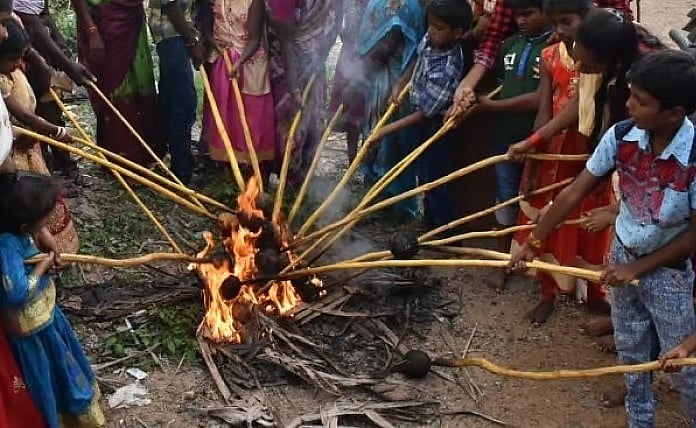 ஆடி முதல் நாளில் 'தேங்காய் சுடும் நோன்பு : கொங்கு மண்டலத்தில் மட்டும் ஏன் தெரியுமா? | சுவாரஸ்ய கதை!