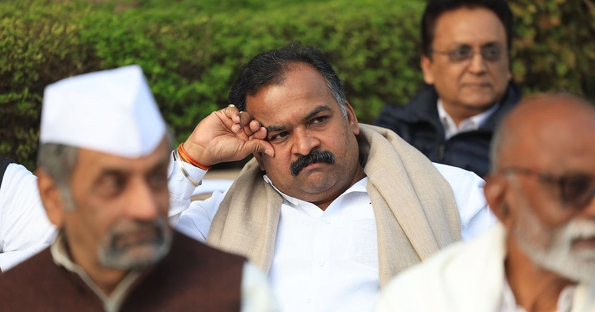 ``எம்.பி-க்கள் மூச்சு விடவும் மோடி அரசிடம் டோக்கன் வாங்க வேண்டுமா?" - மாணிக்கம் தாகூர்