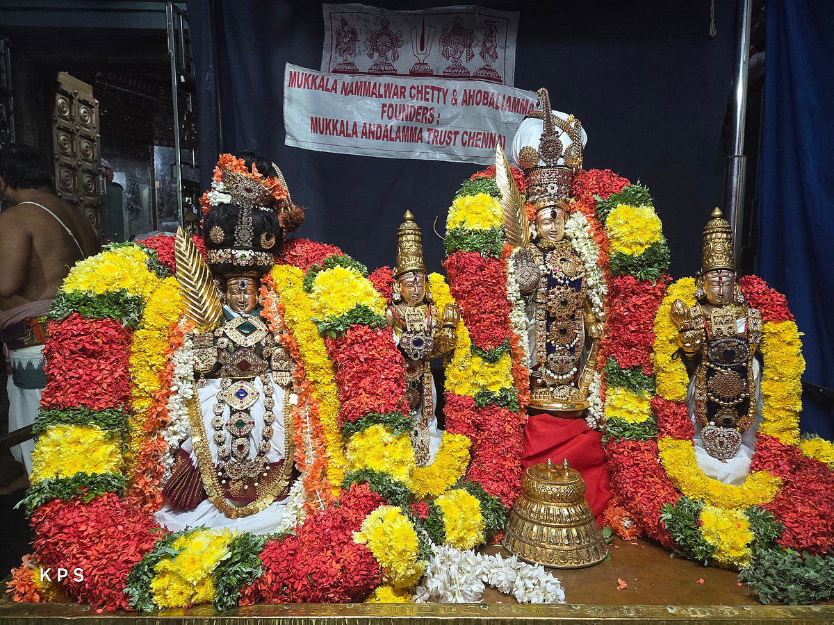 பொன்மழை பொழியச் செய்த பெருந்தேவித் தாயார் சந்நிதியில் திருவிளக்கு பூஜை... கலந்துகொள்ள அழைக்கிறோம்!  