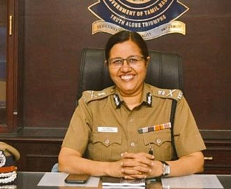 `மாணவர்களுக்கு பாடம் சொல்லிக் கொடுப்பதில் எனக்கு மிகுந்த மகிழ்ச்சி'- ஆசிரியராக மாறிய ஓய்வுபெற்ற IPS