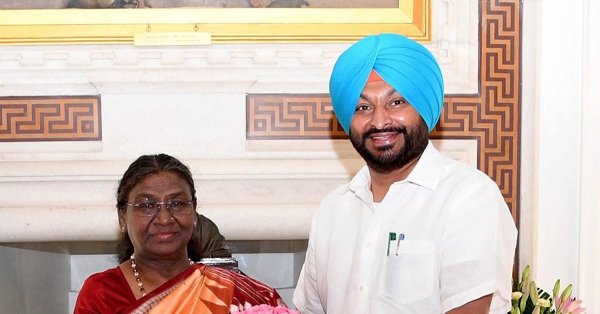 மத்திய அமைச்சர் பதவியை ராஜினாமா செய்த ரவ்னீத் சிங் பிட்டு! - அமைச்சரவை விரைவில் மாற்றம்?