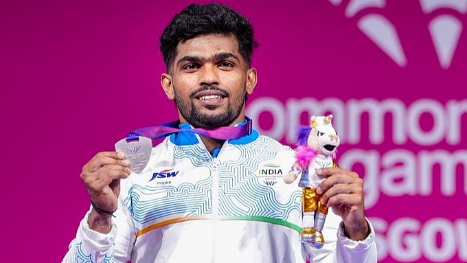 காமன்வெல்த் போட்டியில் வெள்ளி பதக்கம் வென்ற ராஜா முத்துப்பாண்டி; ஊக்கத்தொகை அறிவித்த முதல்வர் விஜய்!