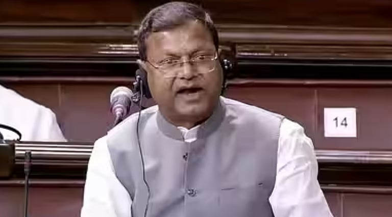 `தமிழகத்தில் விவசாயக் கடன் அதிகம்; தள்ளுபடி செய்யும் திட்டம் இல்லை!’ - மத்திய அமைச்சர் சொல்வதென்ன ?