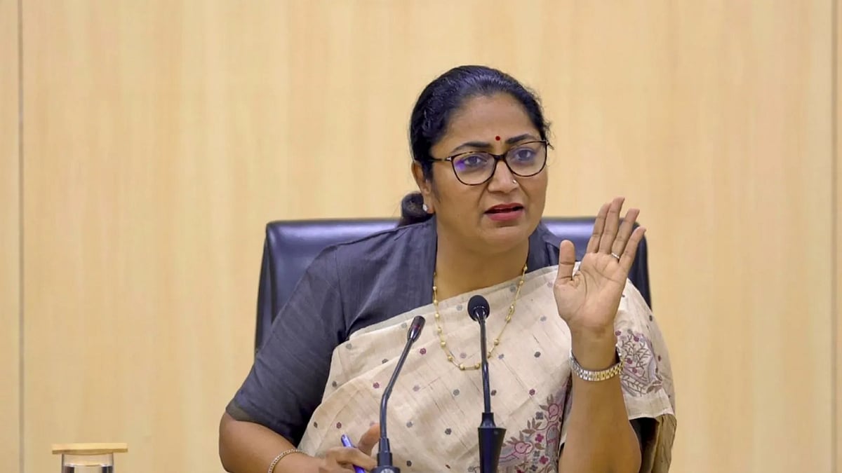 டெல்லி பெண்களுக்கு ரூ.2500 : 3 குழந்தைக்குள் இருந்தால் தகுதி; பணம் கையில் கிடைக்காது!' - முழு விவரம்