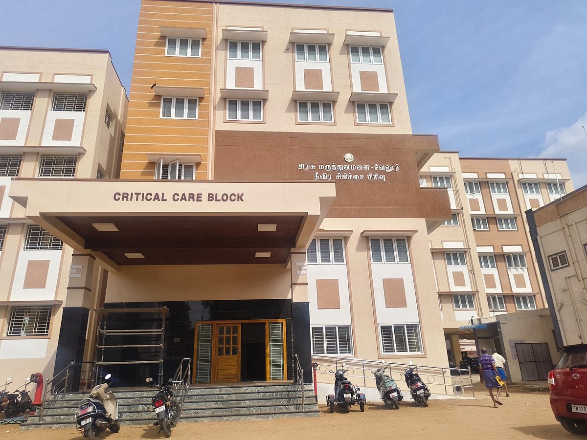 பரமத்திவேலுார் அரசு மருத்துவமனை: ரூ. 6 கோடி மதிப்புள்ள கட்டடம் எப்போது திறக்கப்படும்?- மக்கள் கேள்வி