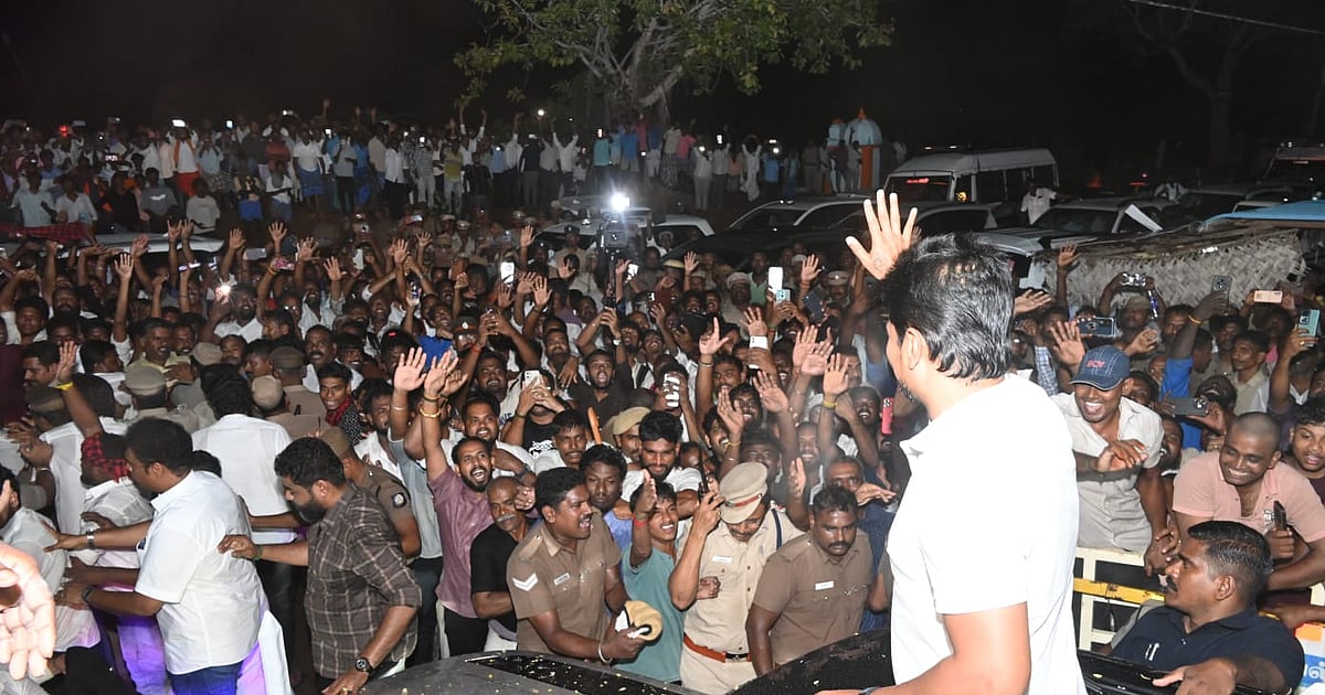 தஞ்சாவூரில் திமுக-தவெக மோதல்: இருவர் கைது