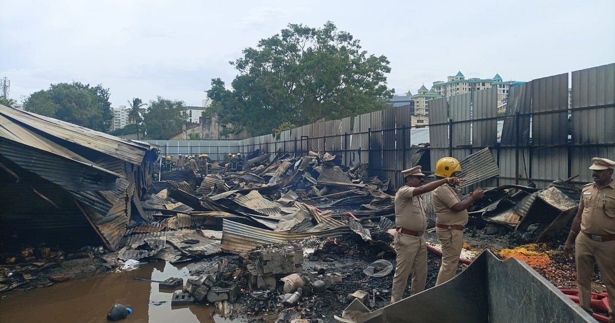 கோவை: அடுத்தடுத்து 20 சிலிண்டர்கள் வெடித்து விபத்து - தீக்கிரையான 50 வீடுகள்!