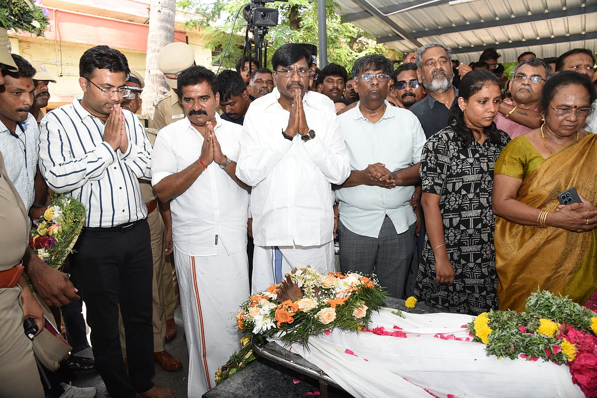 சாலமன் பாப்பையா: 'அன்பு பெரியோர்களே… அருமைத் தாய்மார்களே…' - அரசு மரியாதையுடன் இறுதி அஞ்சலி | Photos