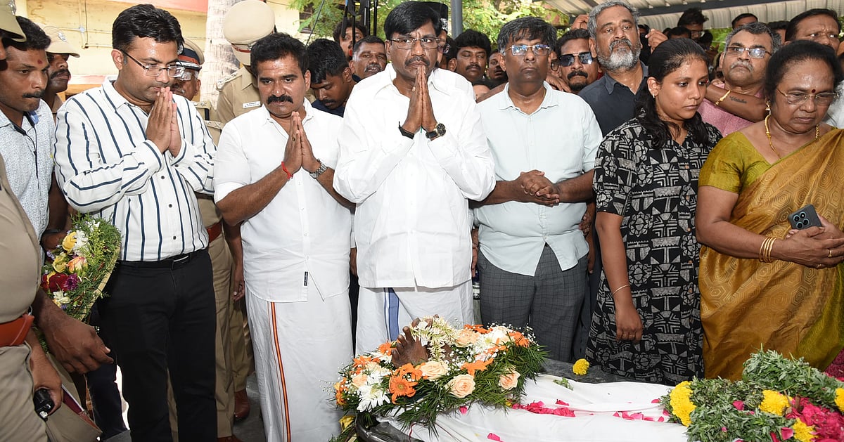 சாலமன் பாப்பையா: 'அன்பு பெரியோர்களே… அருமைத் தாய்மார்களே…' - அரசு மரியாதையுடன் இறுதி அஞ்சலி | Photos
