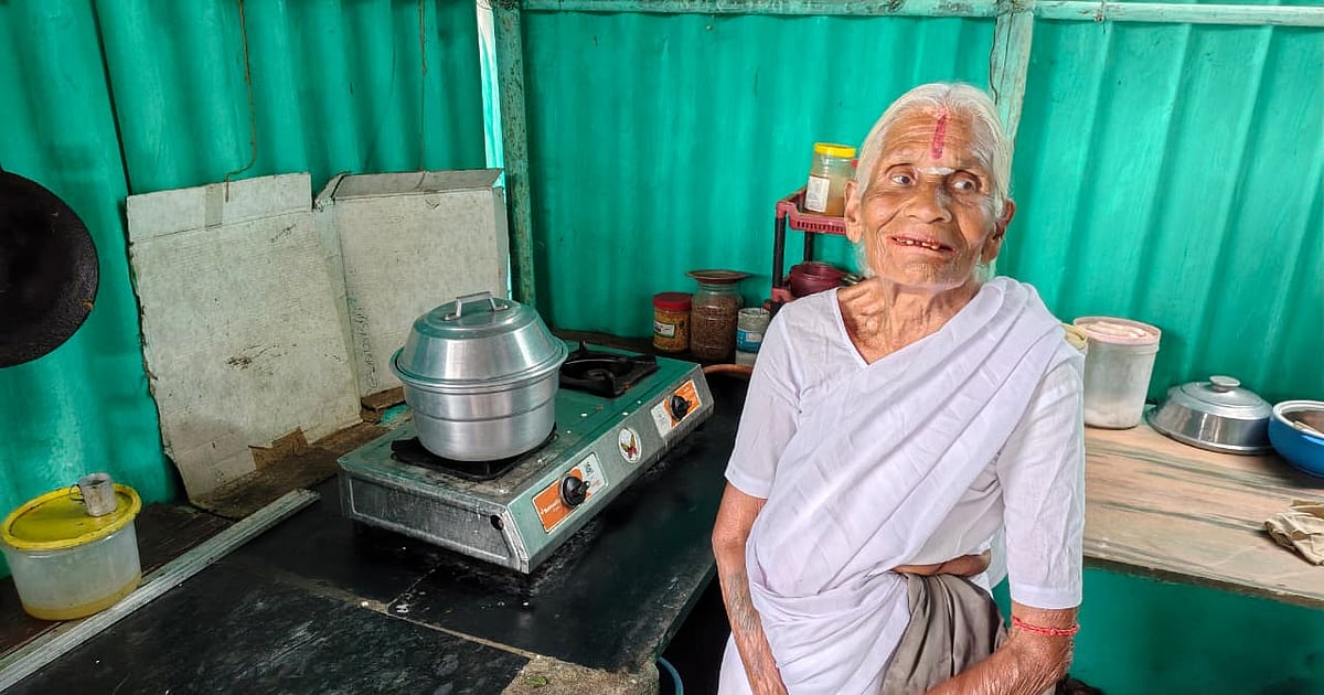 "இலவச கேஸ் சிலிண்டரை 2 மாசமா நிறுத்திட்டாங்க; ஆனாலும்..." - ரூ.1 இட்லி பாட்டியின் அன்பு சேவை!