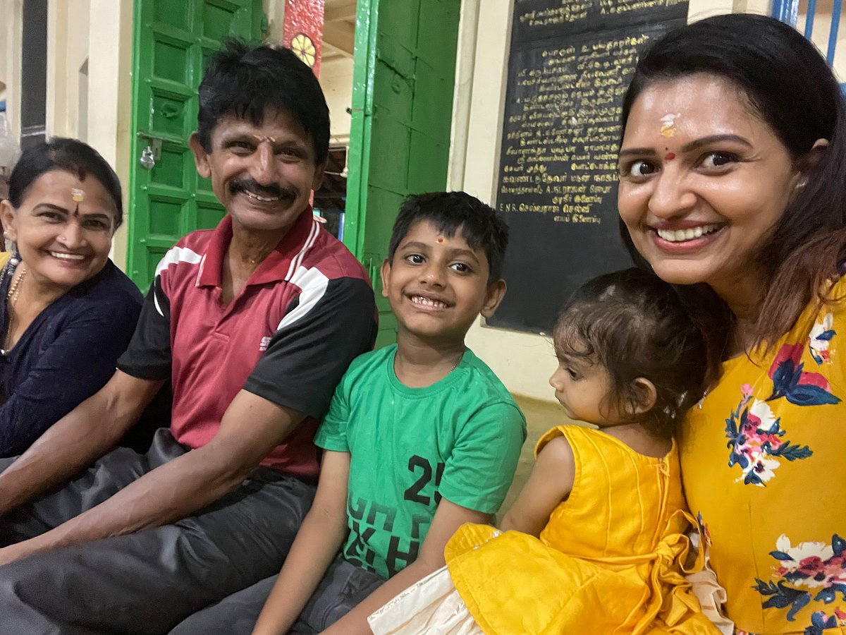 தந்தையின் நினைவில் கலங்கும் நடிகை ஆனந்தி